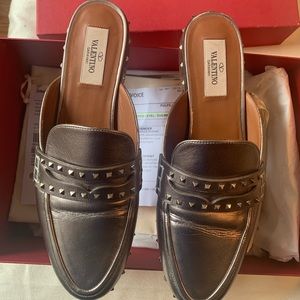Sliver Valentino Garavani Rockstud Slippers